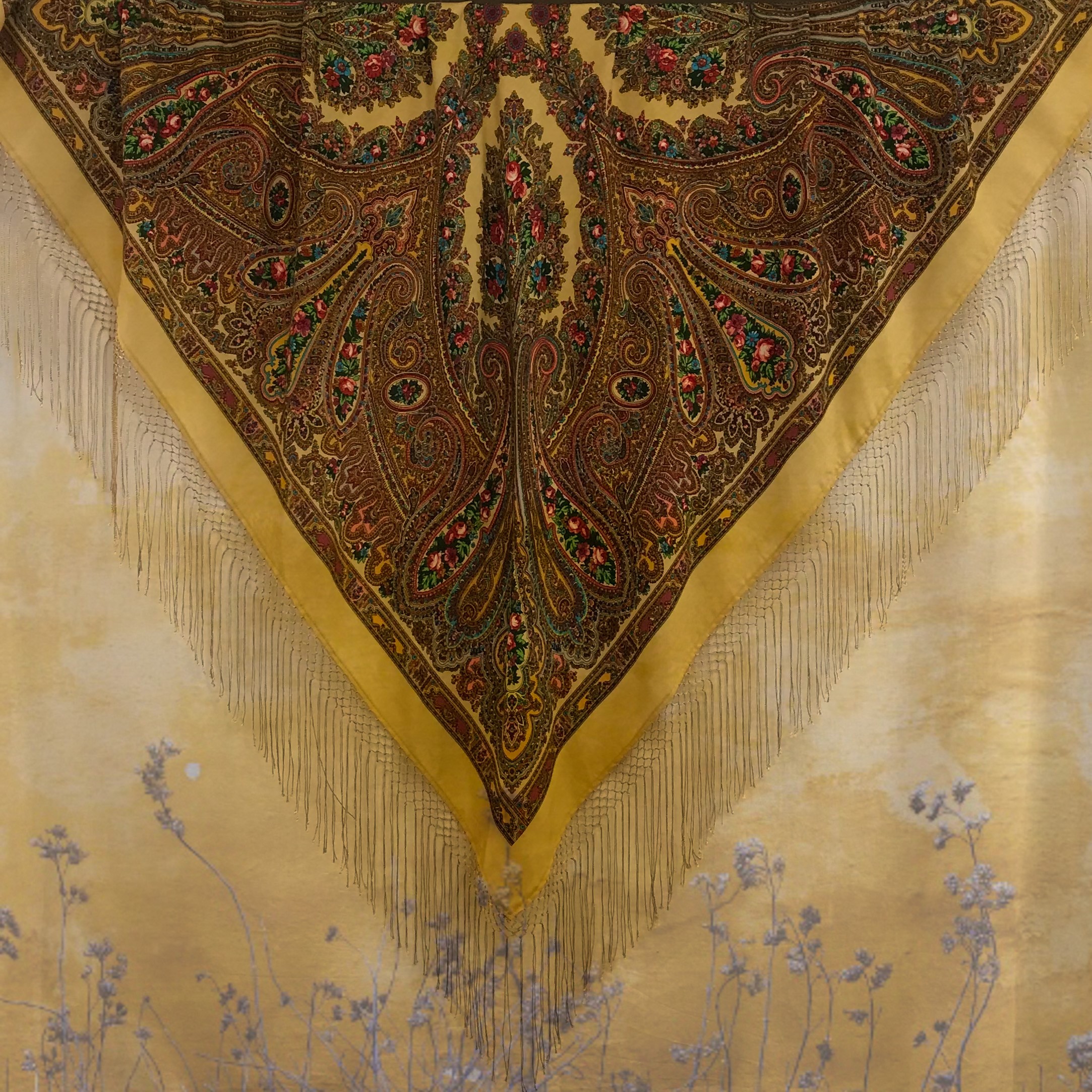 Платок павопосадский с шелковой бахромой "Волшебница" 148х148 см