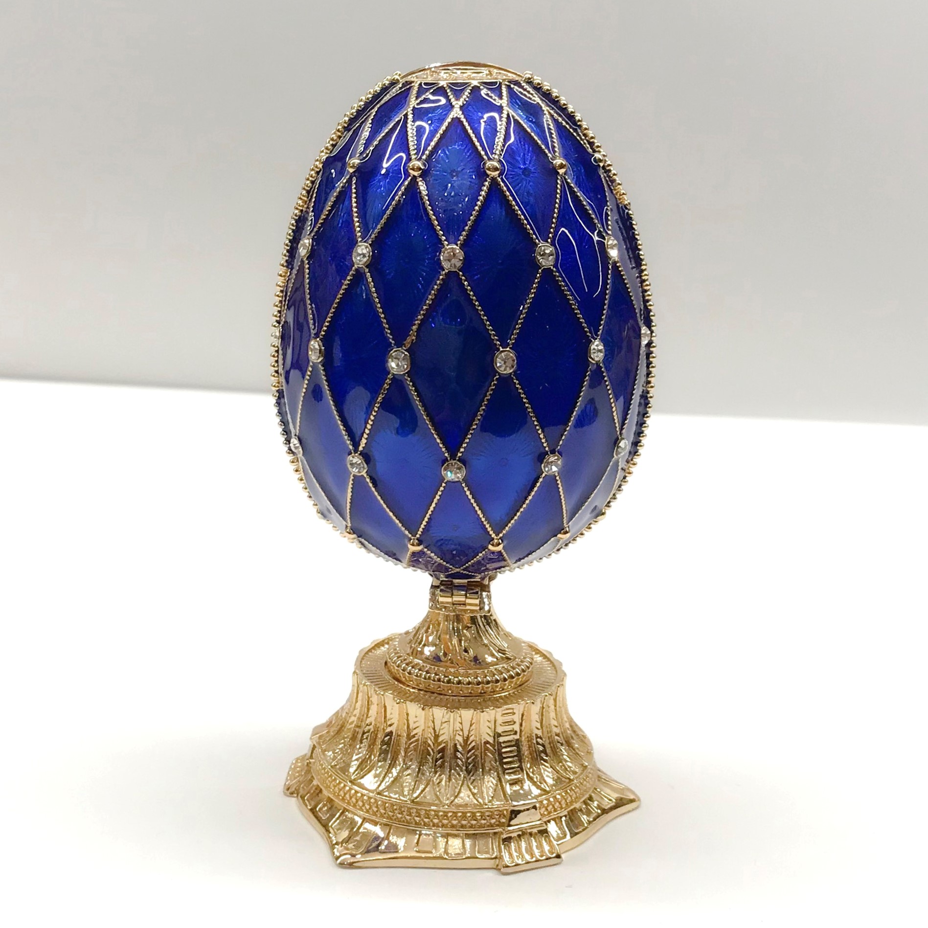 Яйцо-шкатулка Фаберже "Двойное Сетка с миниатюрой Храма Васлия  Блаженного"
