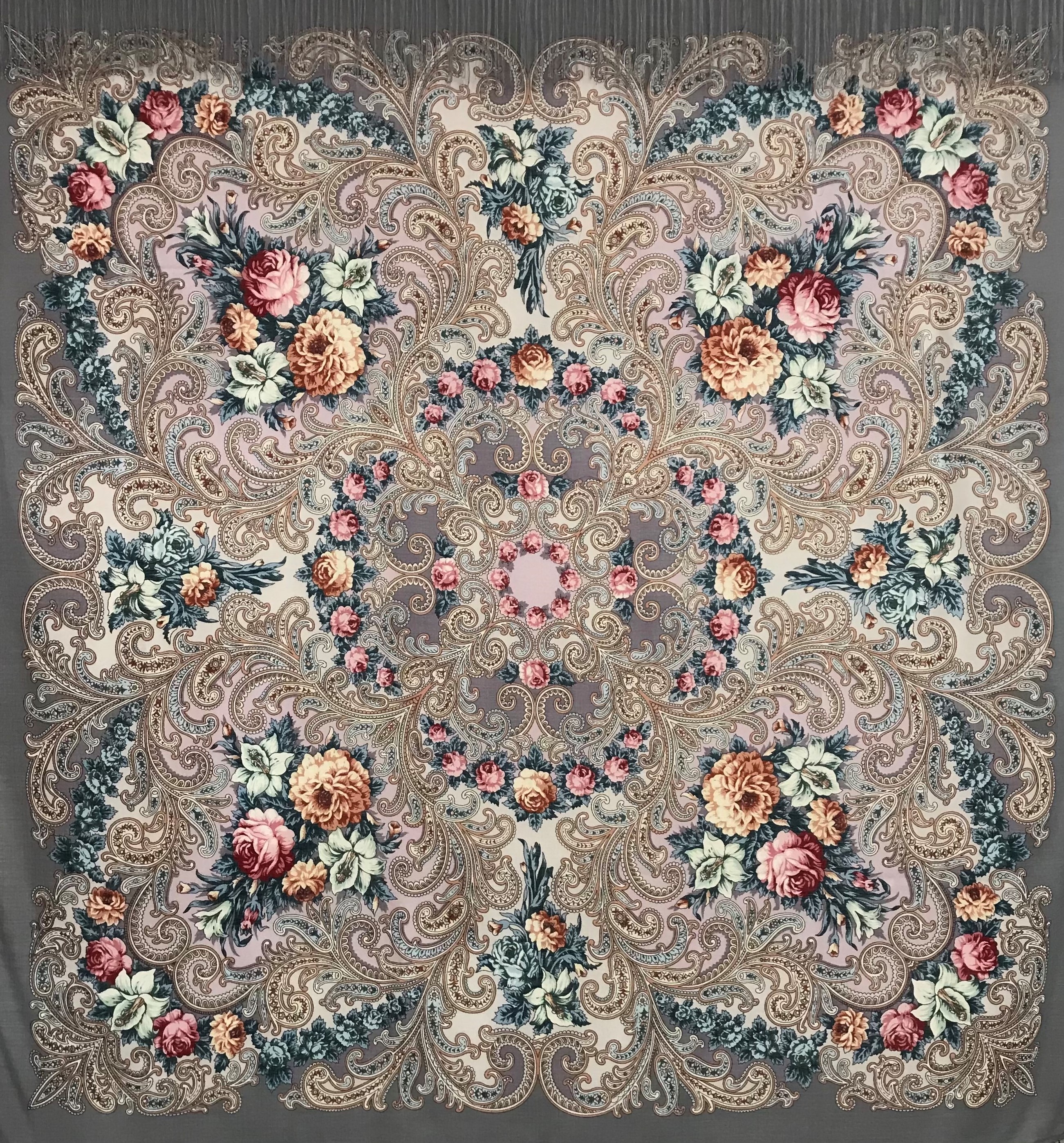 Платок павопосадский с шелковой бахромой  "Тайна сердца" 125х125 см